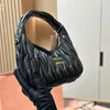 Sacchetta da sera designer femminile mui spalla una borsa di lusso sotto la chiusura della cerniera ascricata ascrota