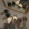 Slippers Dames Zomerstijl Bovenkleding Veelzijdige antislipsandalen Binnen Zachte zool Comfortabele vierkante kop