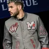 Herrjackor Trendiga Europa och USA: s nya Mens Bomber Jacket Hip-Hop Letters Broderi Splicing Leather Baseball Suit Y2K Jacket T240326