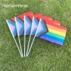 Tillbehör 100st 14*21 cm A Plastic Stick Rainbow Hand Flag Dream SMP Flag Gay Lesbian Homosexual Bisexual LGBT Pride Hand Flag