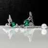 Collana con ala di uccello di vendita calda per donna con decorazioni di diamanti personalizzate Catena con pendente a forma di colibrì color smeraldo