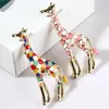 Broşlar emaye züraffe kadınlar için sevimli hayvan broş pim moda mücevher renkli hediye çocukları enfes broches