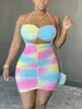 LW Plus Size Tiedye rückenfreies, gerüschtes Minikleid mit vollem Druck, Regenbogen, ärmellos, durchbohrtes Neckholder-Pressfalten-Streetwear-Skinny 240311