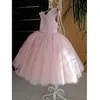 Elegante corto rosa bambino fiore ragazza abiti compleanno tulle senza maniche fiocco perle principessa abito da festa nuziale per bambini bambino 240320