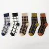 Chaussettes pour hommes 5 paires-pack chaussettes à grille colorée décontracté affaires de haute qualité heureux coton peigné mode Gentleman hommes