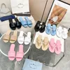 Toppkvalitetsdesigner Luxury Woman Slides Soft Leather Fluffy Slipper Flat Sandals Travel Beach Triple Loafers Pinch Toe Slippers Women Sandal Size 35-41
