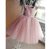 Elegante corto rosa bambino fiore ragazza abiti compleanno tulle senza maniche fiocco perle principessa abito da festa nuziale per bambini bambino 240320