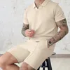 Survêtements pour hommes Casual Loose Fit Hommes Costume Summer Outfit Set avec T-shirt à col en V Short à jambes larges Ceinture élastique Cordon de serrage pour un