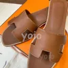 مصمم شحن مجاني Oran Sandals Womens Slippers Slippers Slies Black White Brown Leather Slide Slide Womens Sandal 24 ساعة شحن