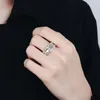 클러스터 반지 D 컬러 1ct Moissanite Ring for Men 925 스털링 실버 시뮬레이션 다이아몬드 웨딩 밴드 클래식 라운드 컷 GRA