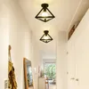 Plafoniere Triangolo minimalista E27 Luce moderna nordica Lampada in ferro retrò Decorazioni per la casa per soggiorno Camera da letto Bagno Cucina