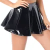 Sexig kjolkjolar Kvinnor Sexig glänsande patentläder Våt utseende Kort A-Line Artificial LaTex High midja Mini veckade Summer Club Clothing Ny anpassning 24326