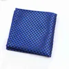 Näsdukar fashionabla sidenpolyester Hanky ​​Pocket Square 24 cm bred randig rutig röd och blå handtag mens bankett tillbehör gåva y240326