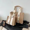 2024 Ny hög kapacitet tygväska förtjockad dukväskor kvinnor flickor avslappnad fashionabla handväska enkel axel väskor crossbody väska