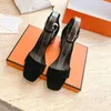 Sapatos de vestido Salto quadrado Peep Toe Sandálias Ankle Strap High Chunck Heel Moda Preto Maduro Banquete Verão 2024 para Mulheres