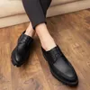 Scarpe eleganti da uomo, moda formale, luogo di lavoro, centinaia di oxford, ufficio, matrimoni, feste, banchetti, stringate in pelle