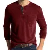 Herren-T-Shirts mit Henley-Kragen, langärmelig, solides, lässiges Oberteil, einreihiges Taschen-T-Shirt, weiches, bequemes Hemd für den Herbst 240318