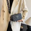 36% di sconto sulla borsa di design 2024 borsette della catena minimalista giuntura a colori solido piccolo quadrato con una spalla incrociata per le donne
