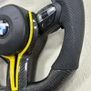 Adequado para rodas de direção antigas da BMW, atualizadas para a nova fibra de carbono + rodas de direção de cobertura amarela