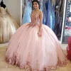 Abiti Quinceanera rosa Abito da ballo Abito da ballo in tulle con applicazioni in oro rosa Abito dolce 16 per 15 anni Abito con corsetto Abito da spettacolo