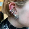 耳のカフ耳カフ1液体金属の不規則な二重層のイヤリングを添えたカフクリップイヤリング女性男性男性パンク漫画イヤリングビンテージジュエリーギフト
