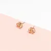 Pendientes de tuerca con flores de oro púrpura 585 para mujer, exquisitos pendientes pequeños chapados en rosa de 14 quilates, joyería adecuada para fiestas diarias