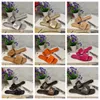 Kadın Tasarımcı Terlik Kadın Slaytlar Sandalet Tasarımcı Ayakkabı Kadın Açık Plaj Sandalet Deri Flip Flops V-Button Daireler Kutu ile 35-42