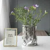 VASES NORDIC SILVER VASEクリエイティブセラミック花瓶フラワーアート豪華なコーヒーショップモデルルームデコレーションモダンな家庭装飾ギフトのアイデア