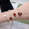 Brand Charme Van Ladybug Bracelet Sept étoile Femme épaisse électroplatée Luxury Luxury Natural White Fritillaria Red Agate Live Broadcast with Logo Z7SL