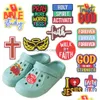 靴部品のアクセサリー卸売100pcs pvc trust god walk by thaip ypray more are bearting garden buckle for adt bracelet charm butto dhvdj