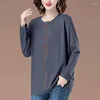 T-shirts pour femmes Maman Printemps et Automne Coréen Col Rond Pull T-shirt Banlieue Mode Broderie Lâche Polyvalent Hauts À Manches Longues