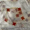 Marka Charm Van High Edition Dört yaprak çim bilezik kadın 18K Gül V Altın Kırmızı Agate Beyaz Fritillaria Tam Elmas El Takı Logo