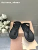 Ayakkabı Tasarımcı Sandalet Kadın Sandalet Flip Flops Sandal Sandale Slaytlar Sandalet Terlik Ünlü Tasarımcı Kadın Lüks Sandalet Dikenleri Kaydırıcılar Yaz Düz Terlik