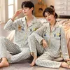 Våren och hösten långärmad koreansk kofta bomulls sömnkläder tvådelar set casual v-hals par pajamas kvinnor pyjama man 240314