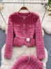 Arbeitskleider Herbst Winter Mode Rose Red Woolen Zweiteiliges Set Frauen Goldener Knopf Kettengürtel Tweed Kurze Jacke Mantel Split Midi Rock