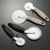 Nieuwe 2024 Pizza Cutter Wheel Roestvrij stalen pizza -snijders Ronde Pizza Wheel Pastry Slicer Roller met veiligheidsgreep Keukenaccessoiresspizza