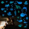 Klistermärken blå hav fisk lysande klistermärken fluorescerande val glöd i de mörka klistermärkena för barn baby rum sovrum hem dekor vägg dekal