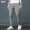 Kubro 2023 New Men's Summer Castary Pants Ice Silk Male Sports Lightweight Straight Leg High Elastic Autumn Chic Ounlousers Joggers 83ai＃