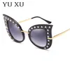 Personalidad de las mujeres Moda Perlas Studs Gafas de sol de ojo de gato Gafas de sol de diamante de montura grande Gafas de sol de gradiente de ojos de gato H627914302