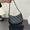 Diamond Luxury Advanced Designer Check épaule Crescent Hobos Sac Underarm CF CF En cuir 2024 New Baguette Fashionable and Simple