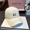 Bollkåpor Rainbow Color Gradient Fashion Designer Cap Par Sommarsemester Trese Sports Letter Printing Hat Brim 3D Emage