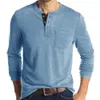 Herren-T-Shirts mit Henley-Kragen, langärmelig, solides, lässiges Oberteil, einreihiges Taschen-T-Shirt, weiches, bequemes Hemd für den Herbst 240318