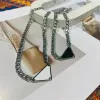 Womens Heren Luxe Designer Ketting Ketting Mode-sieraden Zwart Wit P Driehoek Hanger Ontwerp Party Zilver Hip Hop Punk