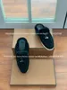 Hausschuhe Herbst und Winter Semi Slipper Damen Wildleder Quaste Lock Schnalle Flache Sohle Freizeit Loafer Muller Schuhe Wolle Baotou