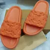 Tasarımcı Unisex Moda Sandalet Mavi Erkek Sandal Platform Pembe Üzüm İç Mekan Duman Chaussures Beyaz Aqua Siyah Midnight Donanma Kraliyet Gençlik Terlik Loafers