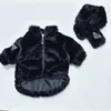 Veste de chien de compagnie de concepteur veste de fourrure rose blanc noir logo classique vêtements de chien et de chat mode d'hiver manteau de chien chaud Teddy Fadou veste épaisse