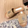 Straw Womens Tasarımcı Sandalet Siyah Sandalet Lüks Kare Rhinestone Dokuma Vintage Terlik Kapitone Slayt Slaytları Açık Plaj Ayakkabıları Deri Parmak Tüzbeleri Sandals