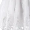 Robe de mariée courte en Tulle pour femmes, col en v, avec des Appliques de perles, longueur aux genoux, robe de soirée, 2024