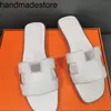 Zapatilla Sandalias familiares Orans con zapatillas de diseñador Zapatos de playa de cuero informales para mujer Jelly 35-42 tamaños