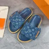 Slipperdesigner glider kvinnor sandaler pool kudde klackar bomullstyg halm casual tofflor för våren och hösten platt komfort mules pa3iut#